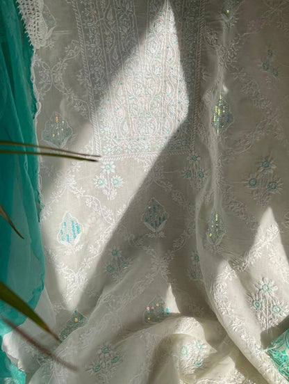 Ensemble de costume en voile de coton avec broderie Chikankari Jaal et travail de sequins-Cutdana, avec dupatta en mousseline (lot de 3) (non cousu)