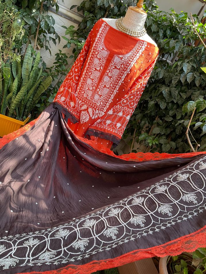 Ensemble Kurta Mulmul Pur avec Travail Chikankari & Cutdana et Dupatta Orné (Ensemble de 3) (Semi-Cousu)