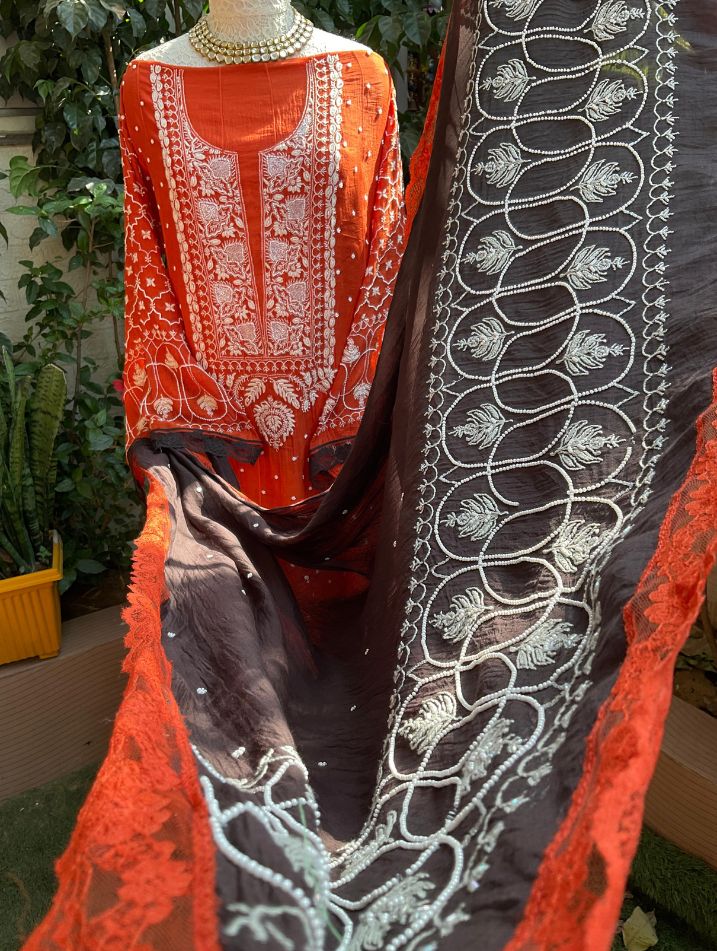 Ensemble Kurta Mulmul Pur avec Travail Chikankari & Cutdana et Dupatta Orné (Ensemble de 3) (Semi-Cousu)
