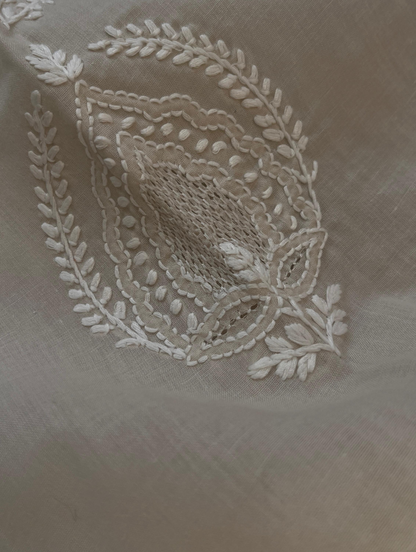 Élégance en voile de coton semi-cousu
