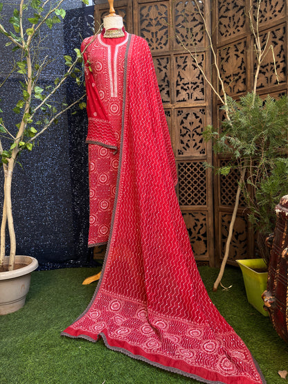 Red mulmul straight kurta set
