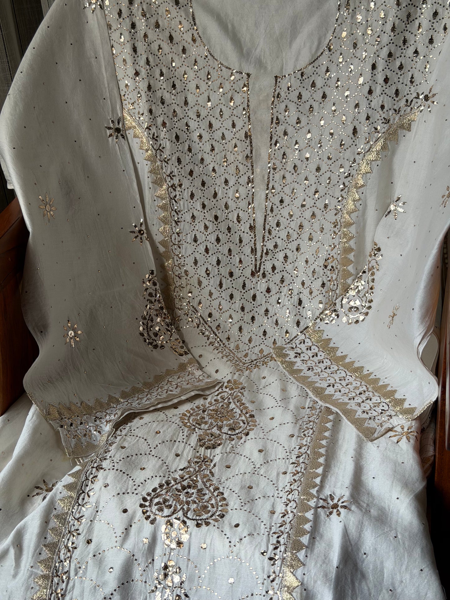 Ensemble Kurta en pure soie Chanderi avec Mukaish et Kamdani (Lot de 3) (Semi-cousu)
