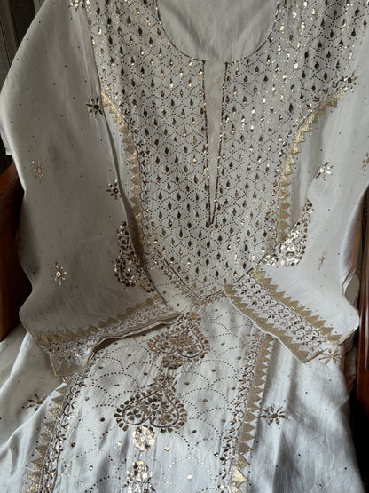 Ensemble Kurta en pure soie Chanderi avec Mukaish et Kamdani (Lot de 3) (Semi-cousu)
