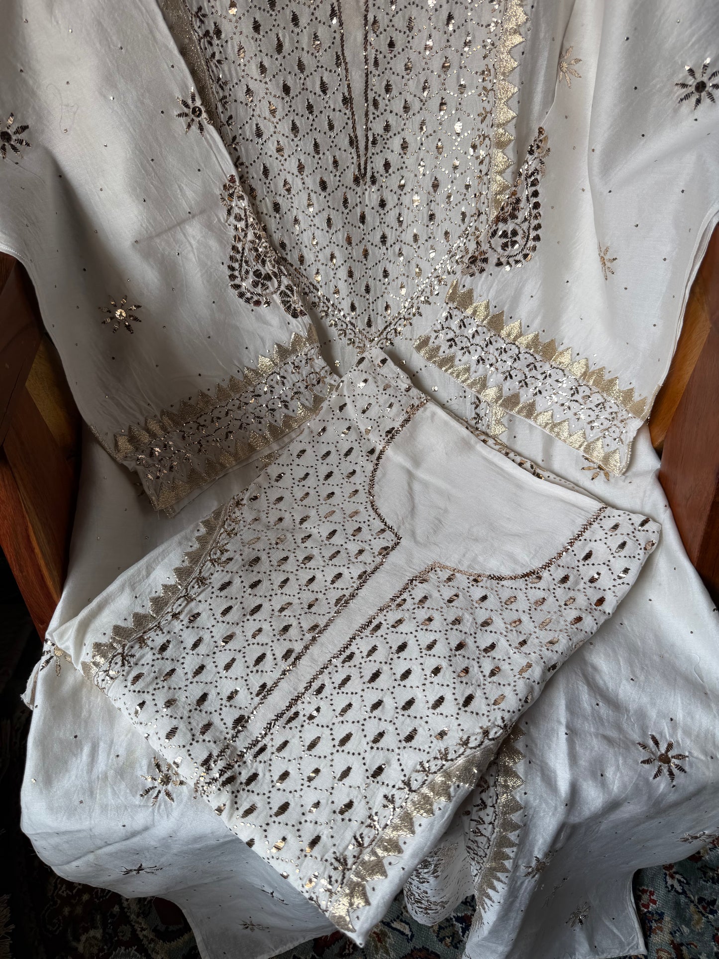 Ensemble Kurta en pure soie Chanderi avec Mukaish et Kamdani (Lot de 3) (Semi-cousu)