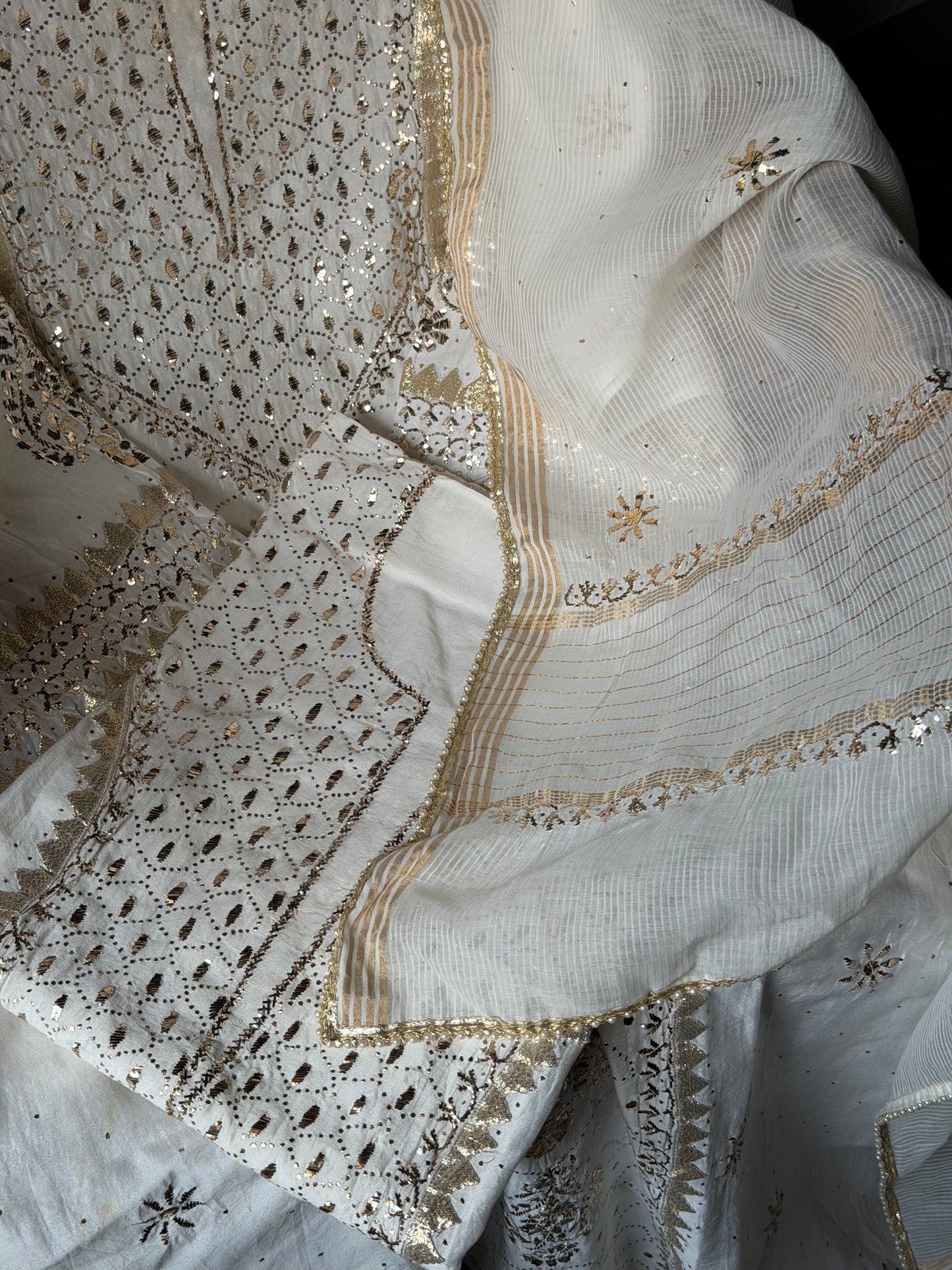 Ensemble Kurta en pure soie Chanderi avec Mukaish et Kamdani (Lot de 3) (Semi-cousu)
