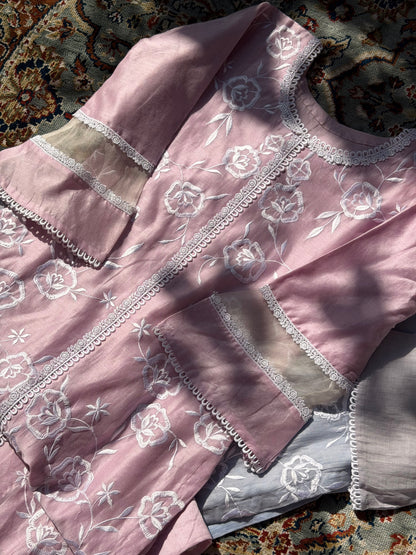 Ensemble de kurta en pure soie Chanderi avec broderie Parsi
