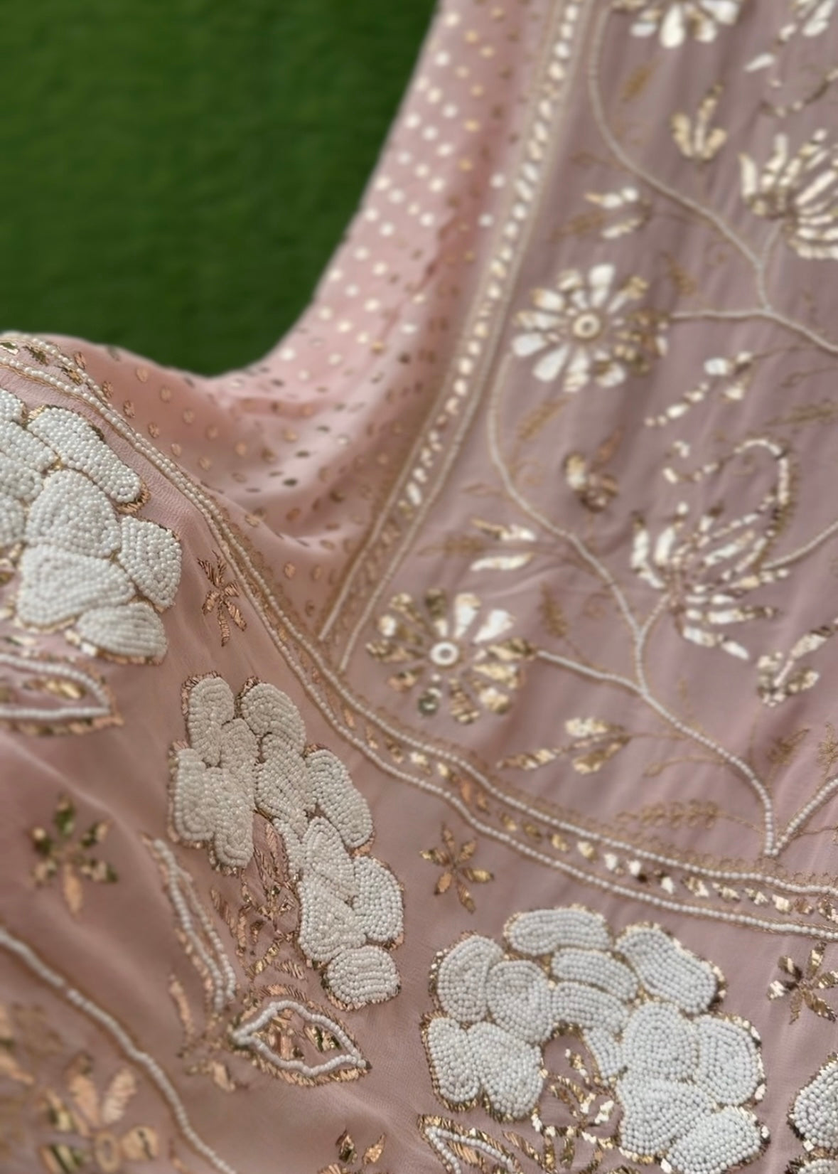 Ensemble Kurta avec broderie Mukaish et Kaamdani
