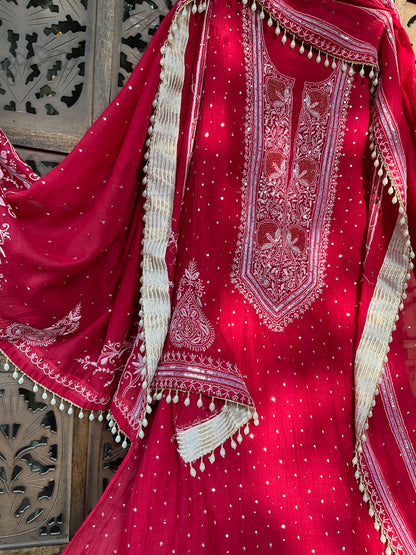 Ensemble kurta doux en voile de coton avec broderie Chikankari et travail Mukesh, et dupatta fait main (ensemble de 3) (cousu)