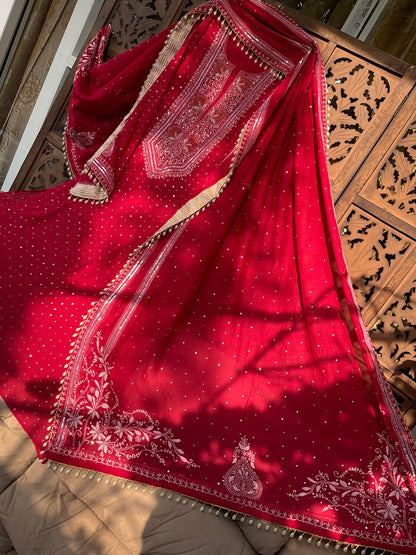Ensemble kurta doux en voile de coton avec broderie Chikankari et travail Mukesh, et dupatta fait main (ensemble de 3) (cousu)