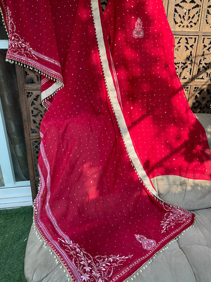 Ensemble kurta doux en voile de coton avec broderie Chikankari et travail Mukesh, et dupatta fait main (ensemble de 3) (cousu)