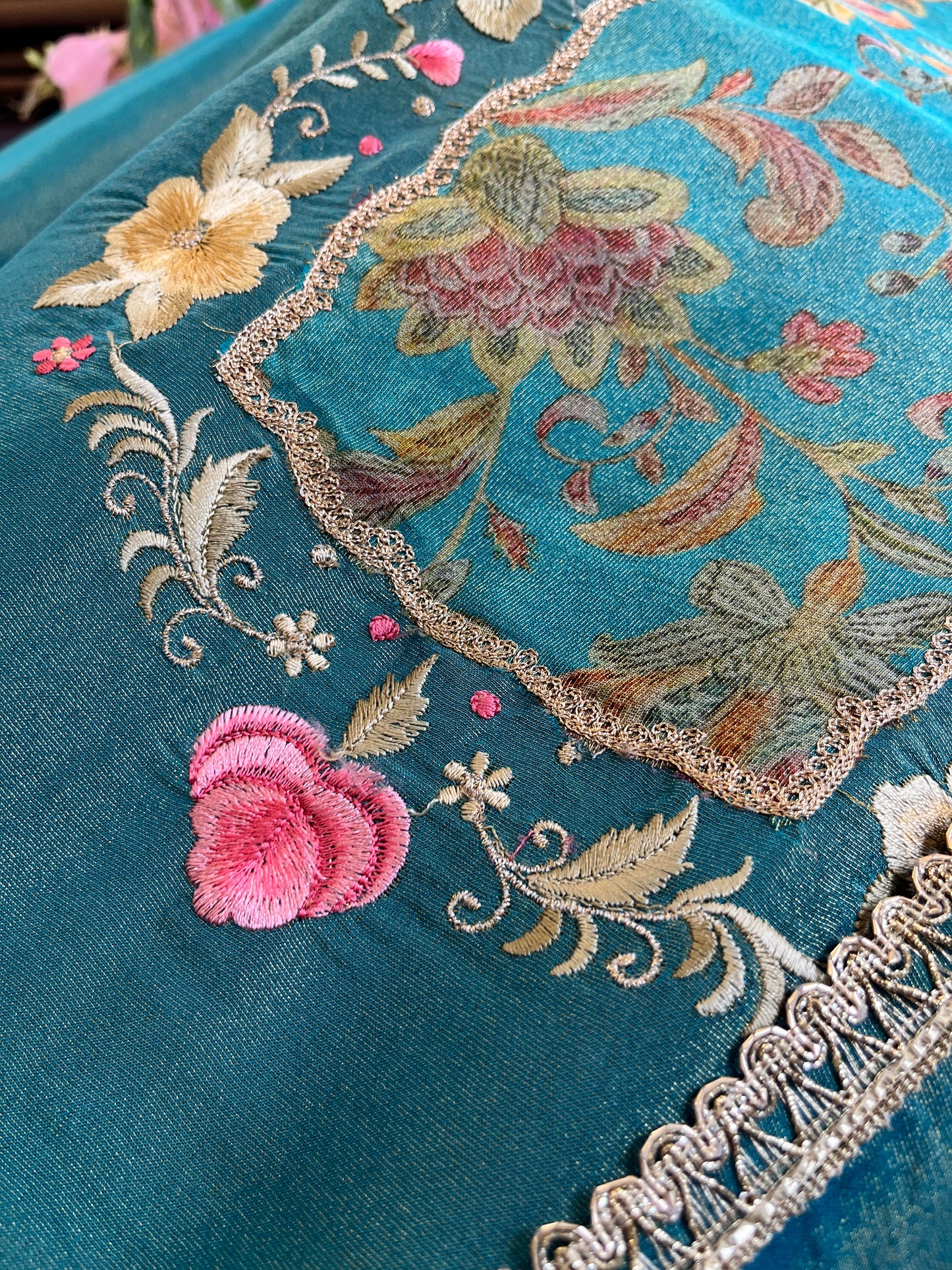 Ensemble Kurta imprimé numérique avec pantalon et dupatta en soie Upara