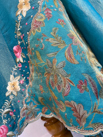 Ensemble Kurta imprimé numérique avec pantalon et dupatta en soie Upara