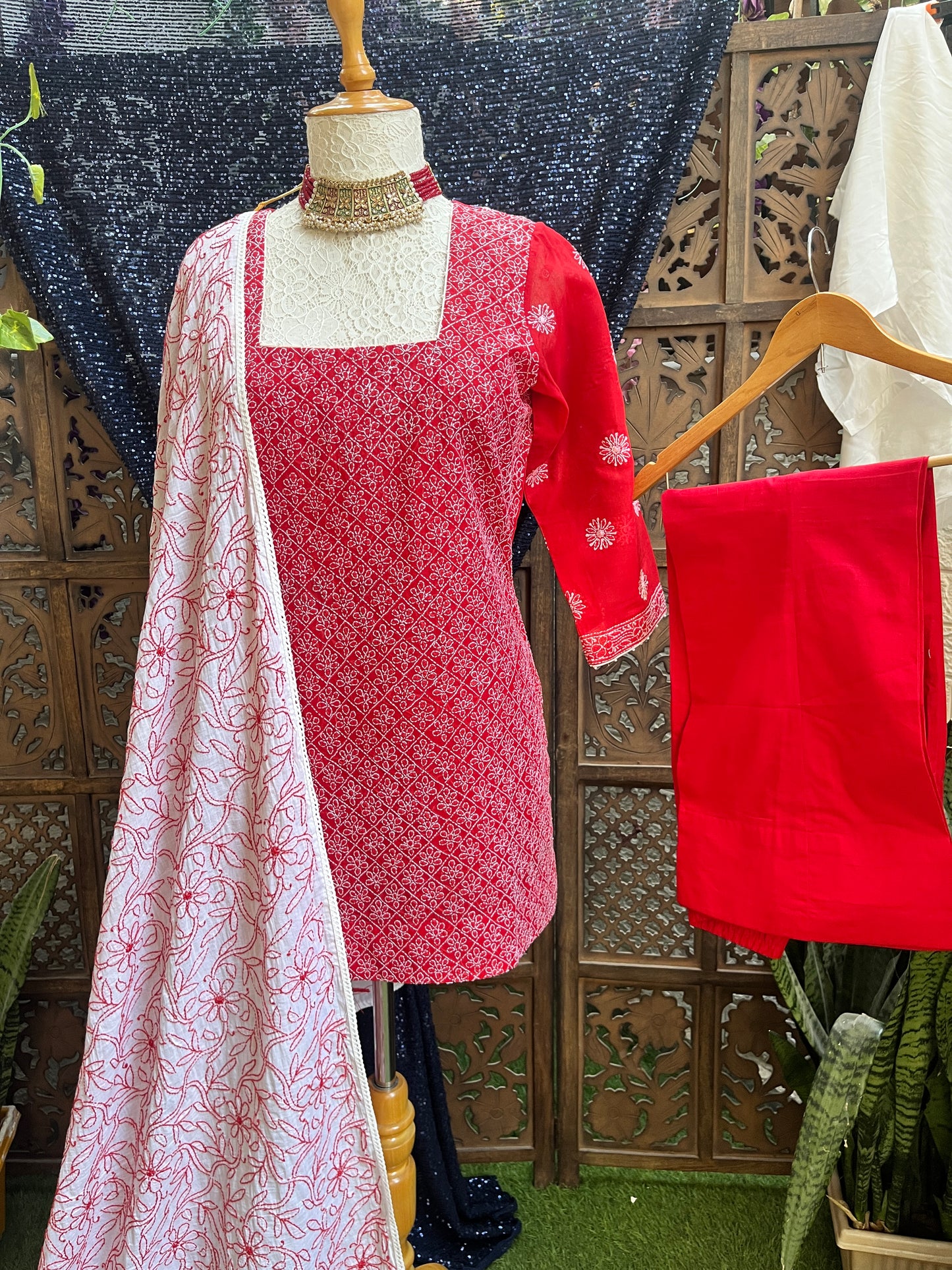 Short red kurta set