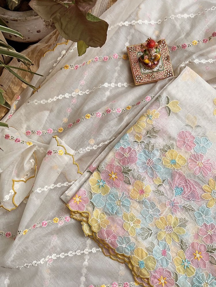 Effortless Summer Grace in Ivory Mulmul