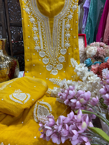 Grace in Every Thread: Mulmul Chikankari Ensemble with Pearls & Cutdana