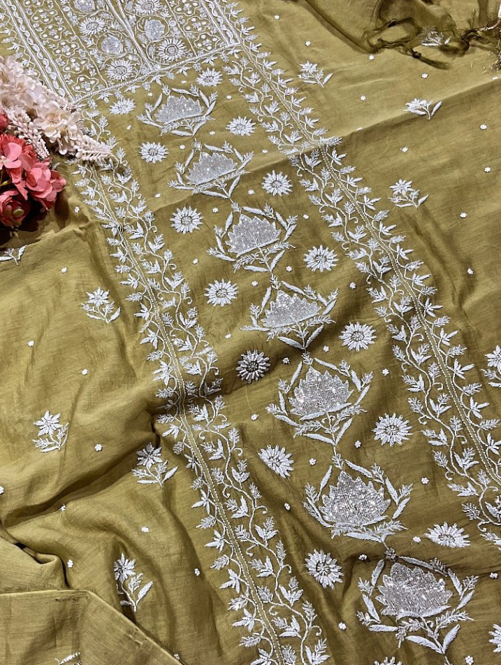 Timeless Festive Elegance in Mehndi Green: Mulmul Chikankari Ensemble with Pearls & Cutdana