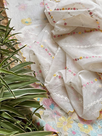 Effortless Summer Grace in Ivory Mulmul