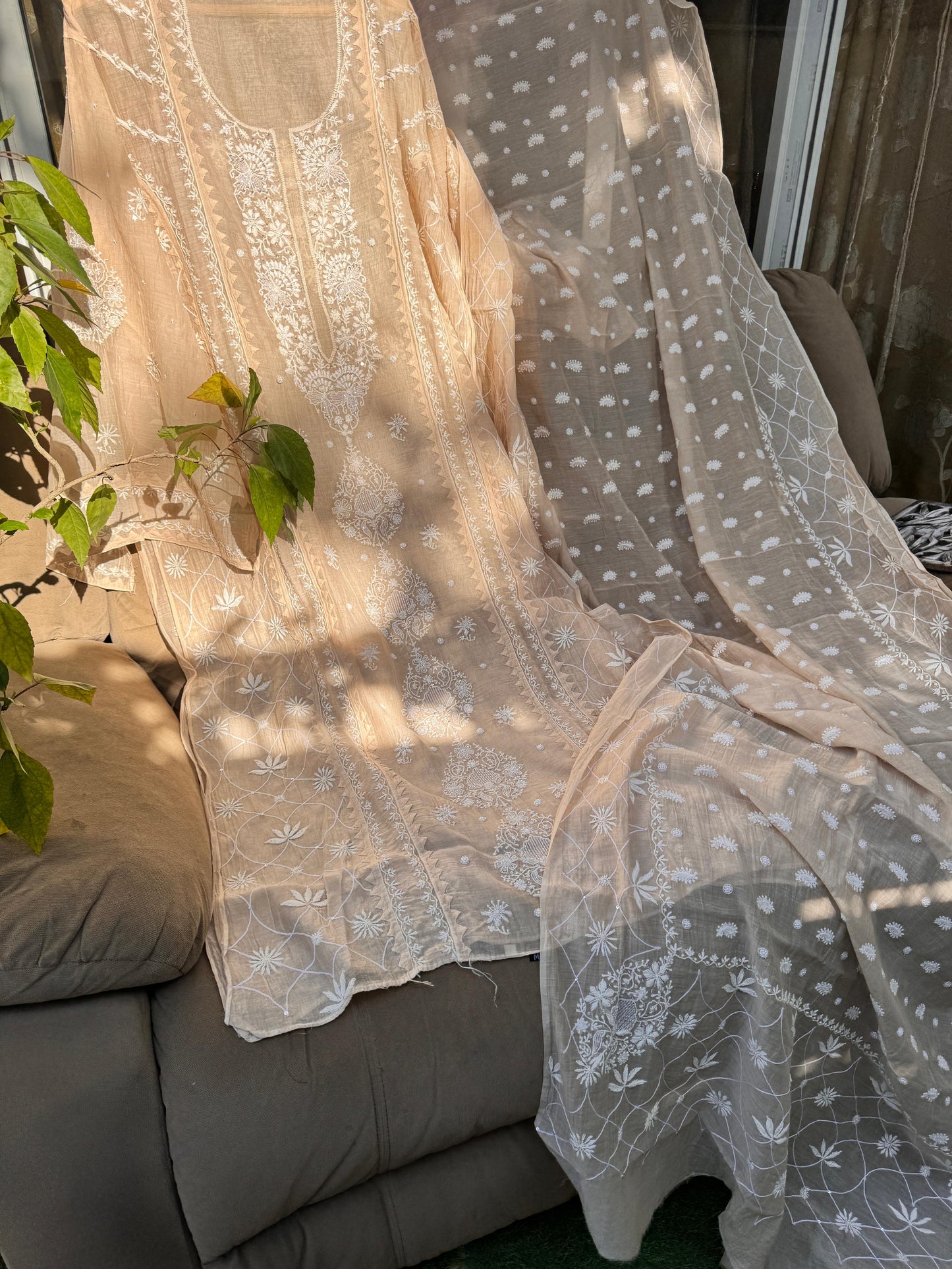 On Sale Soft Mulmul Kurta and heavy embroidered dupatta