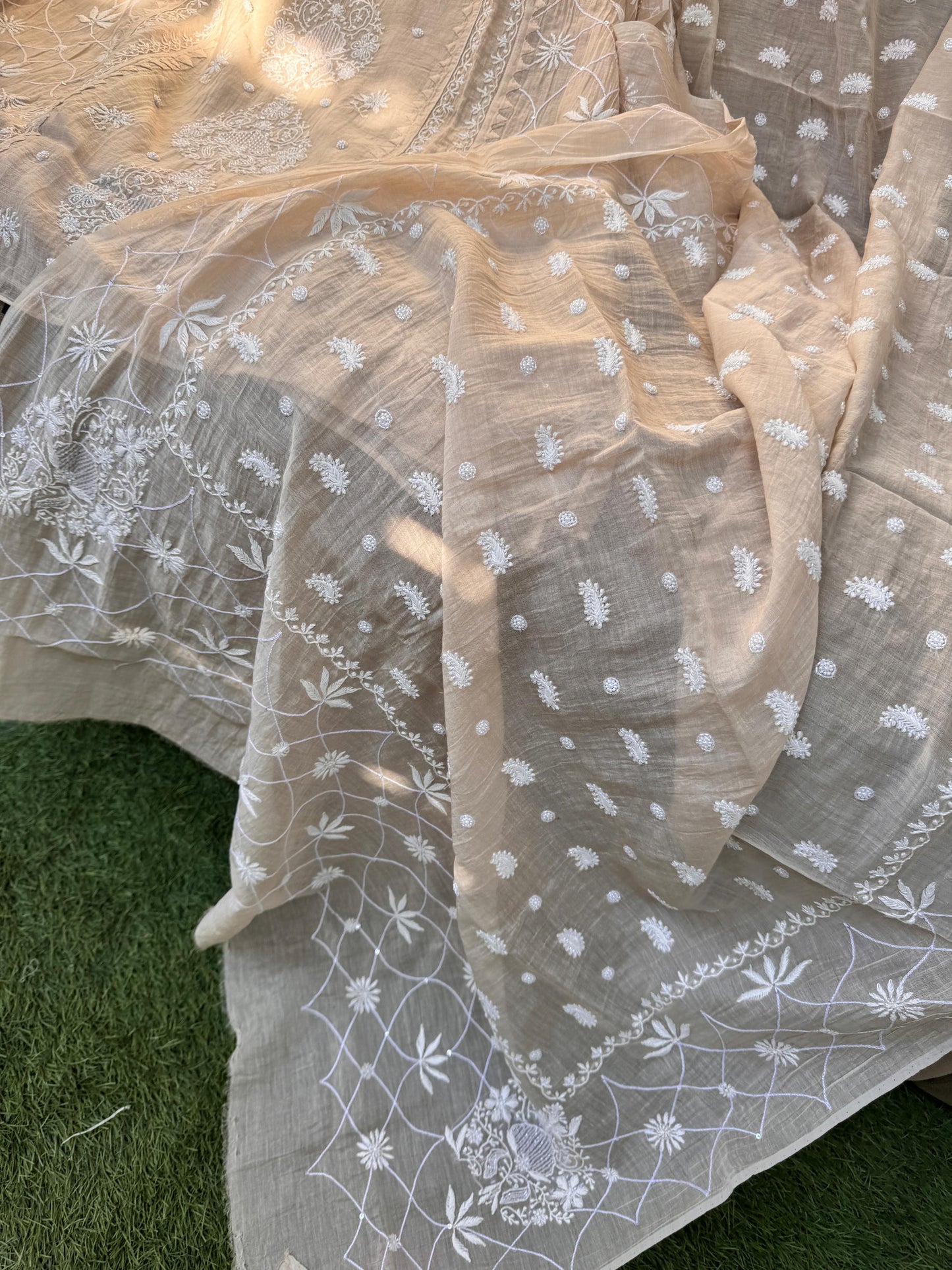 On Sale Soft Mulmul Kurta and heavy embroidered dupatta