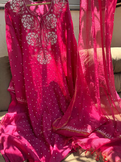 Mulmul Kurta and Dupatta with  Chikankari Embroidery