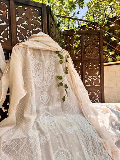 A Touch of Timeless Grace Mulmul Elegance for Festive Moments