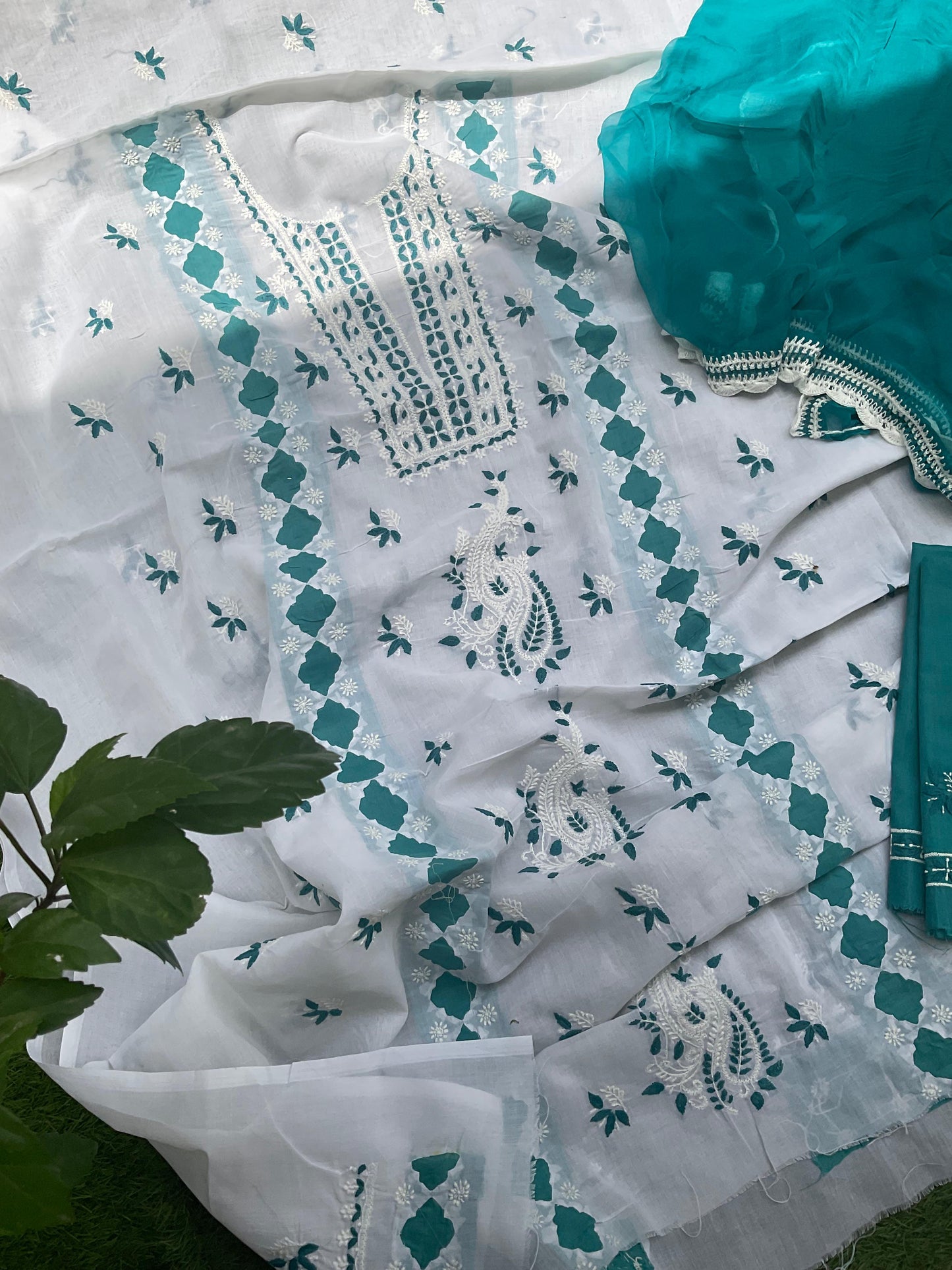 3 Piece Kurta Dupatta & Bottom Set with Appliqué Work