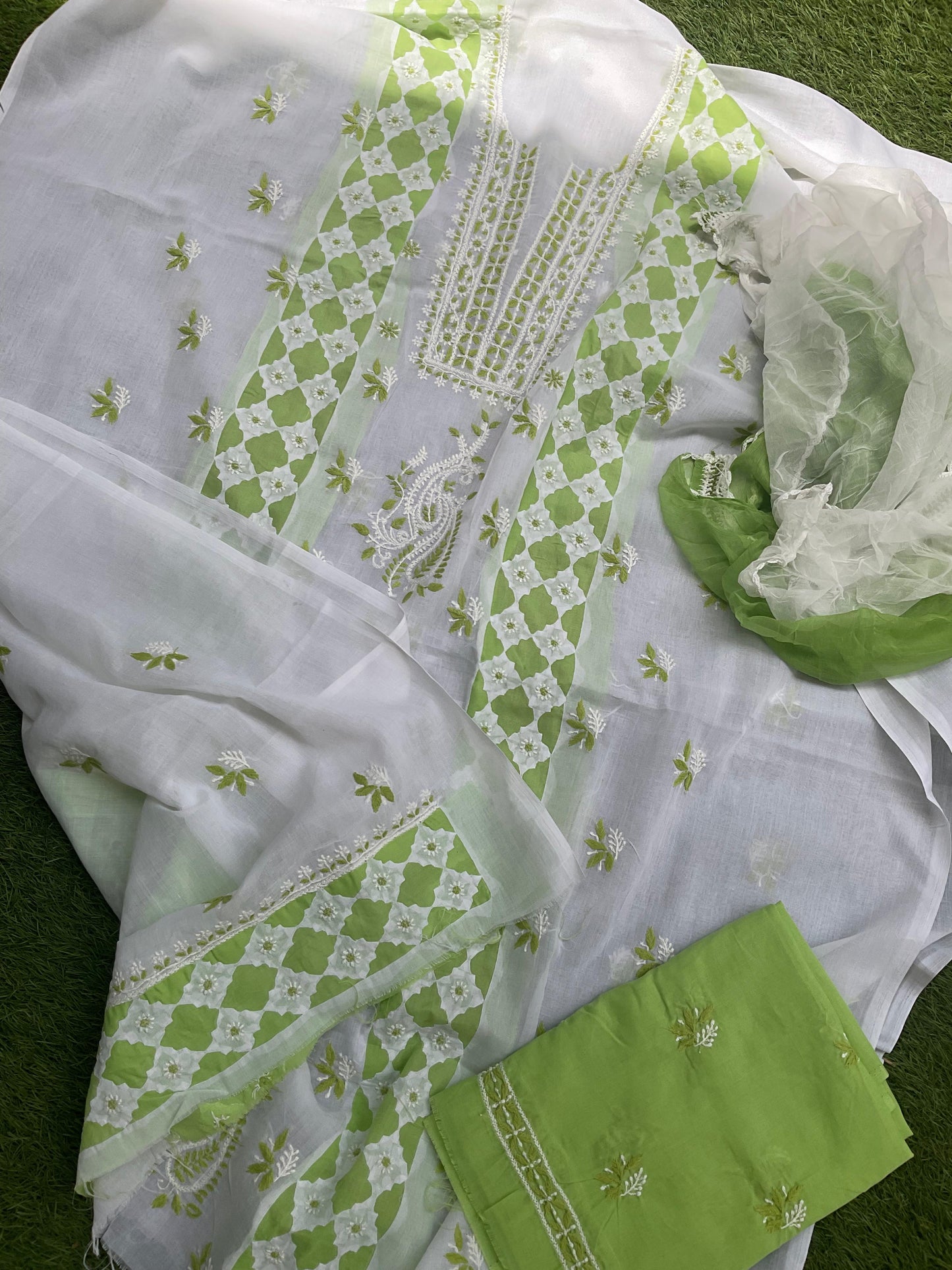 3 Piece Kurta Dupatta & Bottom Set with Appliqué Work