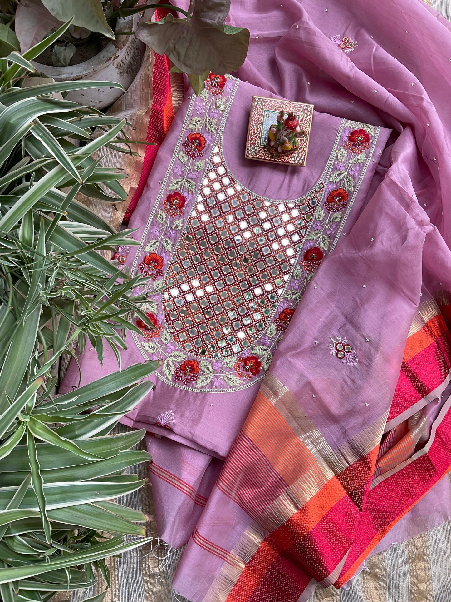 Classy Maheshwari Ensemble – A Festive Must-Have