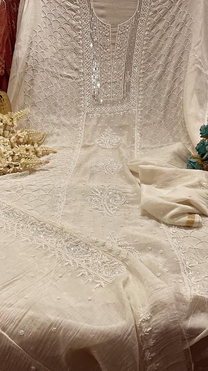 Kesariya Elegance – Semi-Stitched Mulmul Chikankari Ensemble