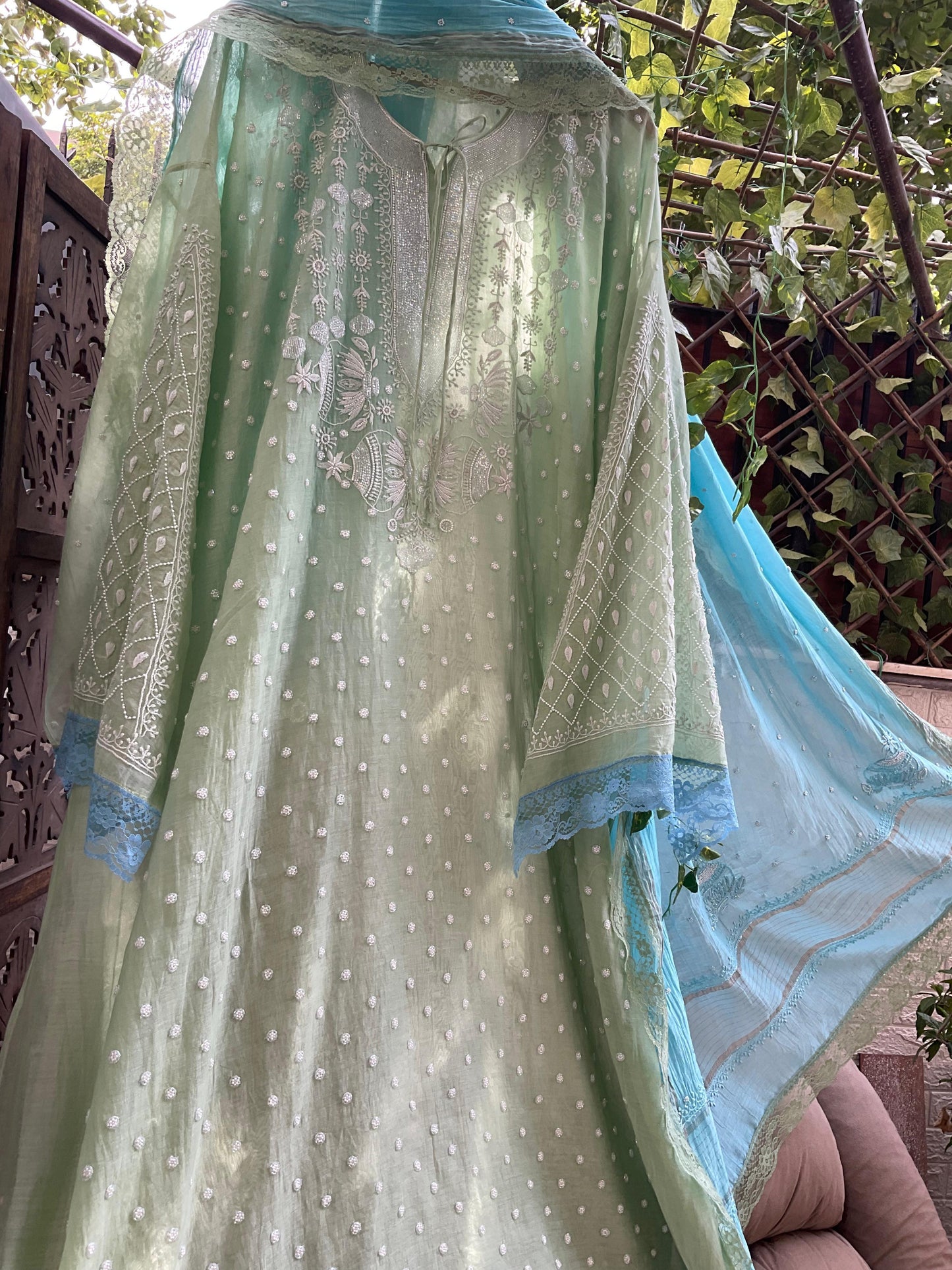 Timeless Grace: Chikankari Mulmul Ensemble with Cutdana & Pearl Embellishments