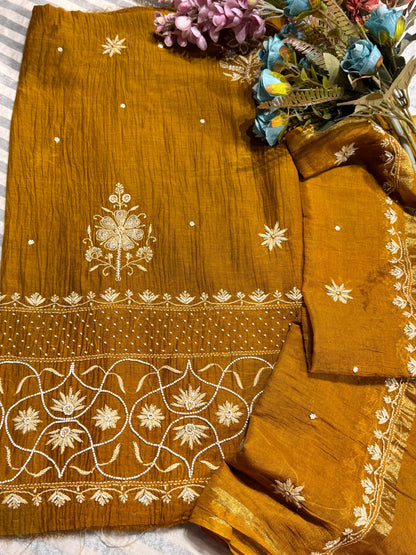 Elegant Charm: Mulmul Motif Kurta Set with Pearls, Cutdana & Embroidered Daman