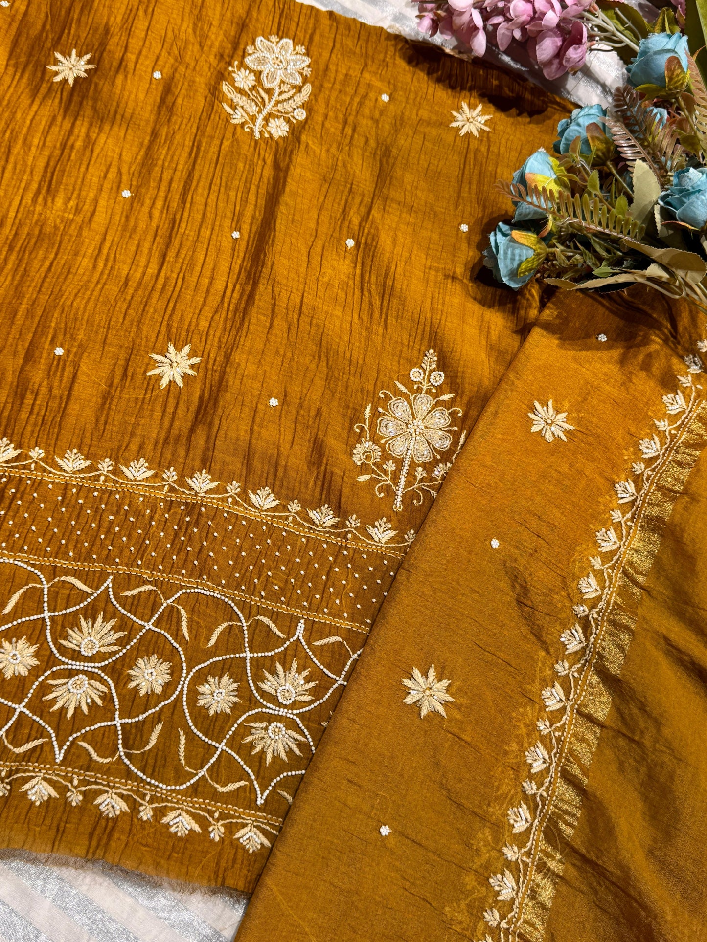 Elegant Charm: Mulmul Motif Kurta Set with Pearls, Cutdana & Embroidered Daman