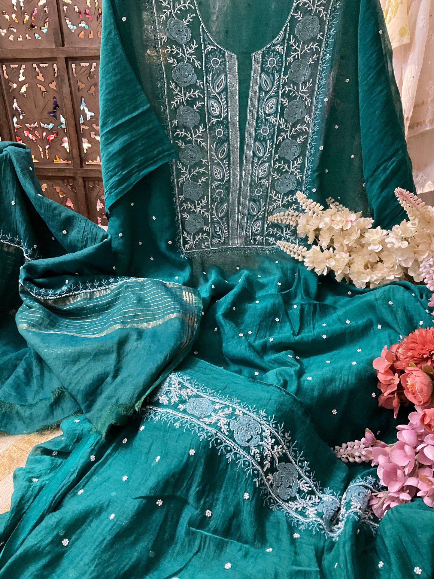 Elegant Mulmul Chikankari Set