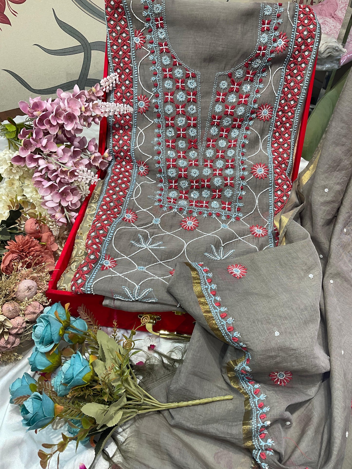 Elegant Mulmul Chikankari Set