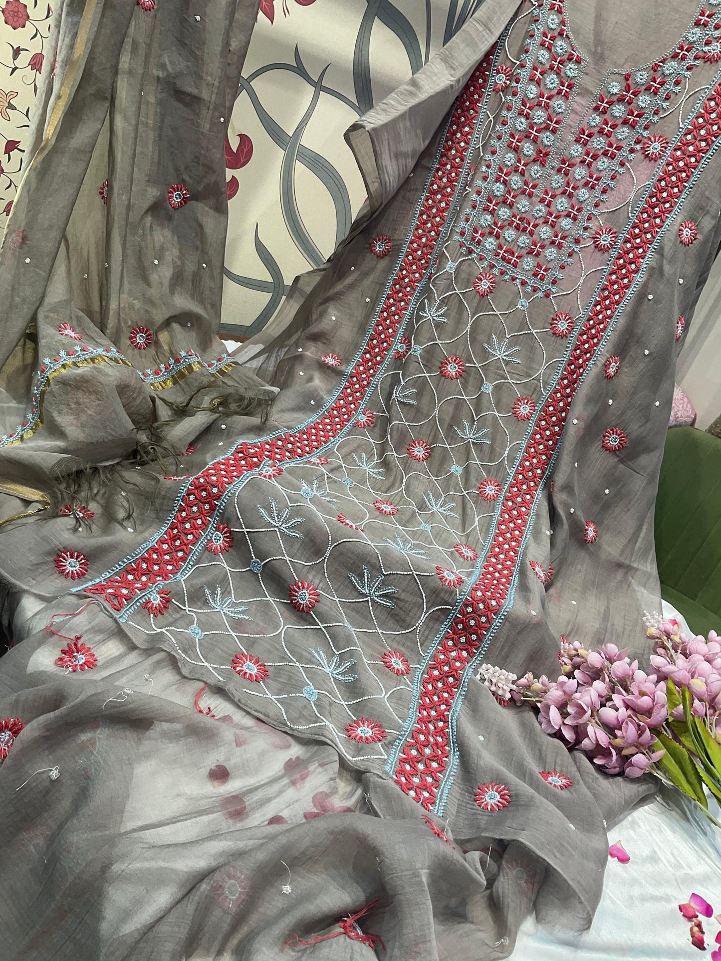 Elegant Mulmul Chikankari Set