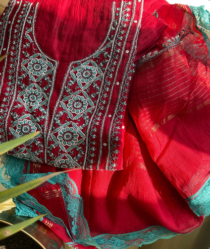 Ensemble Kurta en Mulmul avec panneaux ornés de broderies Chikankari et de perles Cutdana, et dupatta brodé (Lot de 3) (Non cousu)