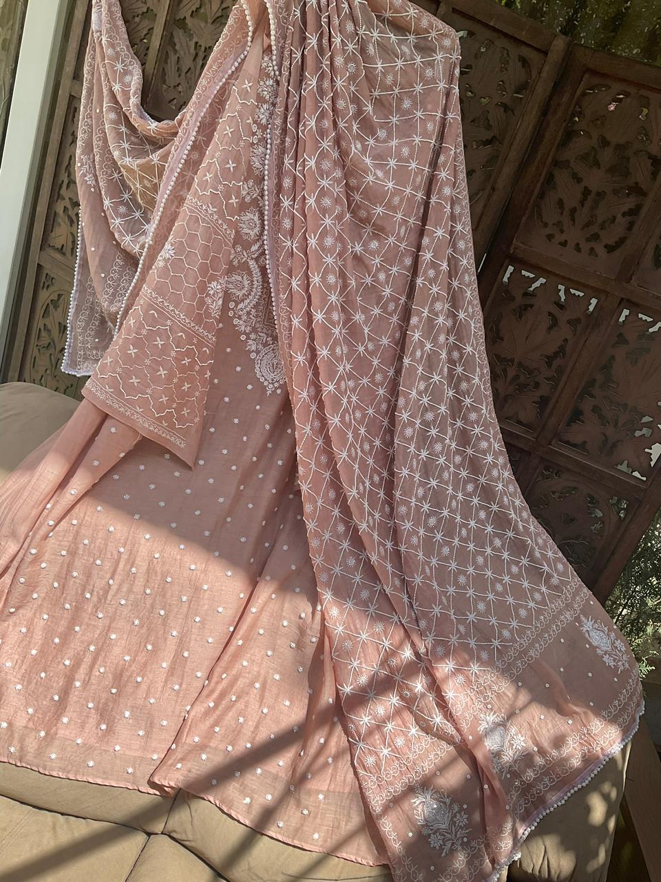 Ensemble Kurta en pur Mulmul avec Dupatta brodé (Lot de 3) (Non cousu)
