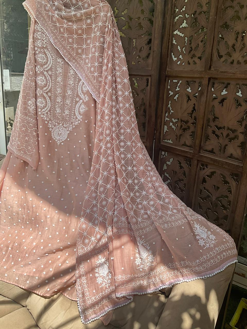 Ensemble Kurta en pur Mulmul avec Dupatta brodé (Lot de 3) (Non cousu)