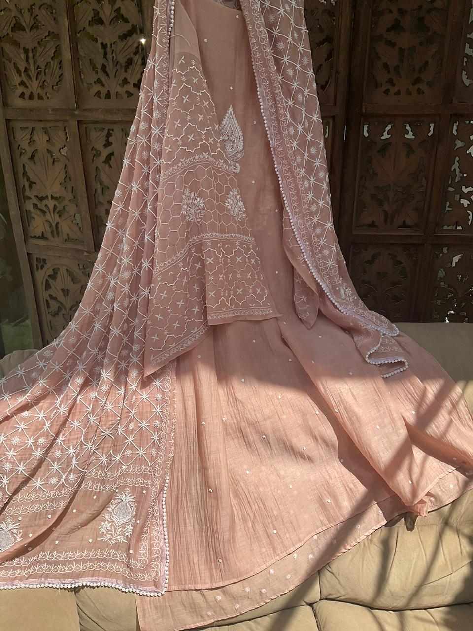 Ensemble Kurta en pur Mulmul avec Dupatta brodé (Lot de 3) (Non cousu)