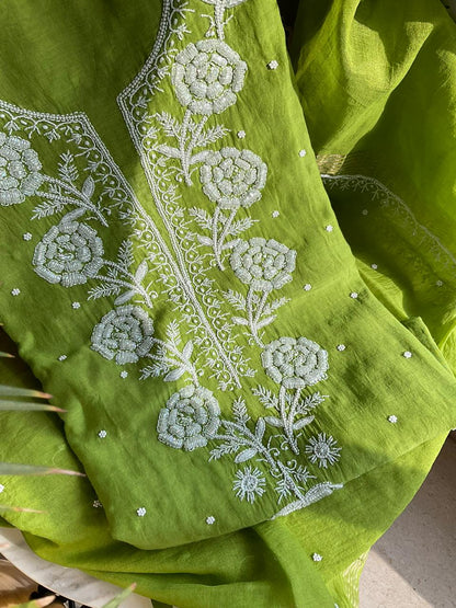 Ensemble Kurta avec broderies Chikankari et embellissements perles-Cutdana (Lot de 3) (Non cousu)