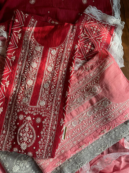Ensemble Kurta Mulmul avec panneaux ornés de broderies Chikankari colorées et perles-Cutdana, et dupatta brodée (Lot de 3) (Non cousu)