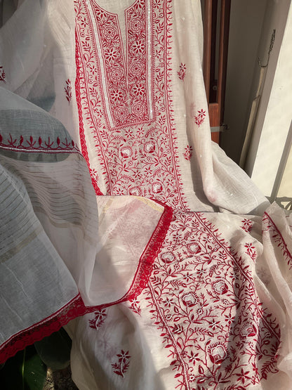 Ensemble Kurta Mulmul avec empiècements embellis Chikankari et perles-cutdana, et dupatta bordé de dentelle (Ensemble de 3) (Non cousu)