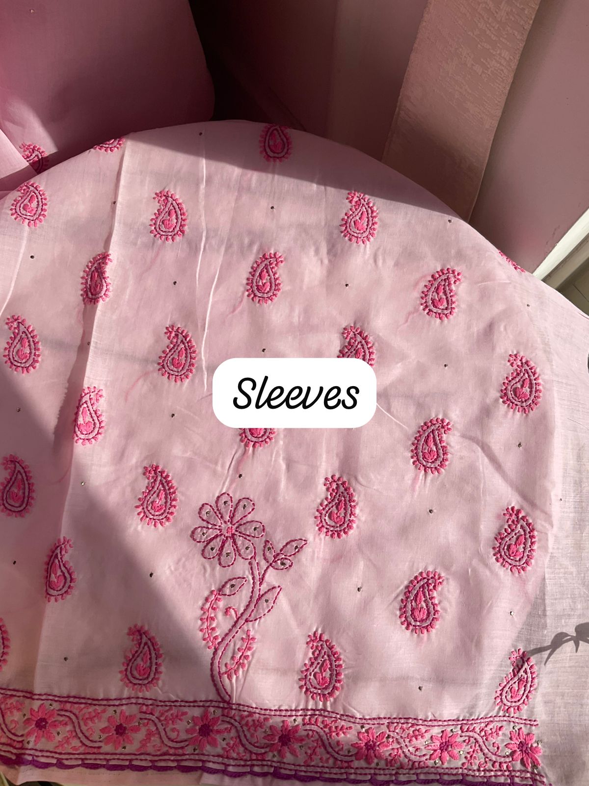 Ensemble Kurta en voile de pur coton avec broderies Chikankari et Mukaish et dupatta en mousseline (lot de 3) (non cousu)