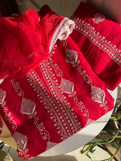 Ensemble Kurta en voile de pur coton avec broderie Chikankari Jaal et travail de Cutdana-Sequin, et Dupatta en mousseline (Lot de 3) (Non cousu)