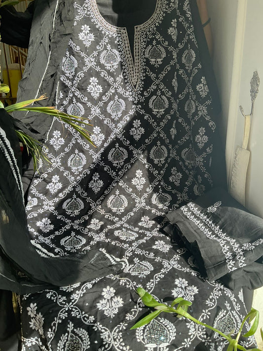 Ensemble kurta en voile de pur coton avec broderie chikankari jaal et dupatta en mousseline (lot de 3) (non cousu)