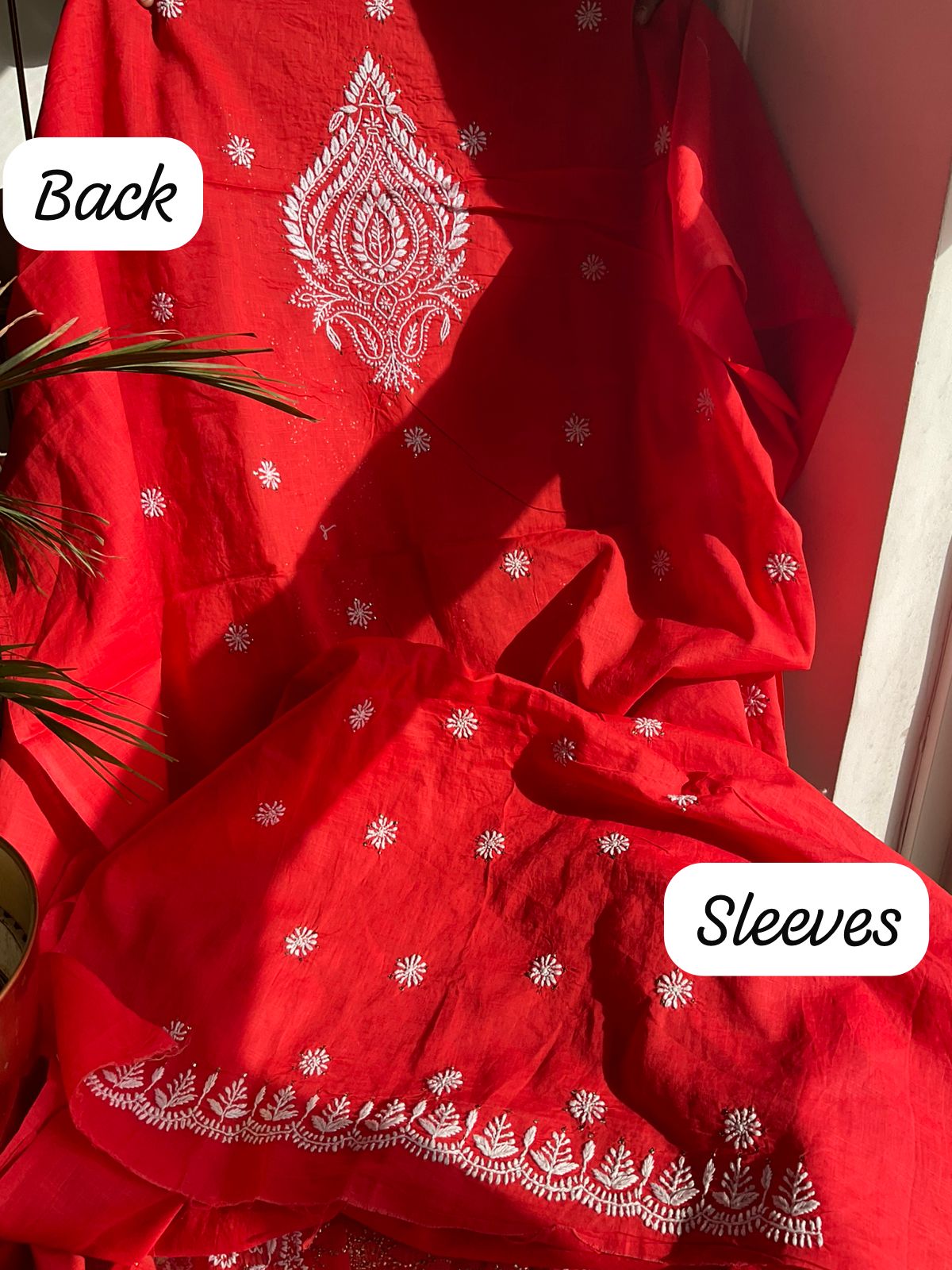 Ensemble Kurta en pur coton avec broderie Chikankari et travail Mukaish lourd, et dupatta Kota imprimé Leheriya (Lot de 3) (Non cousu)