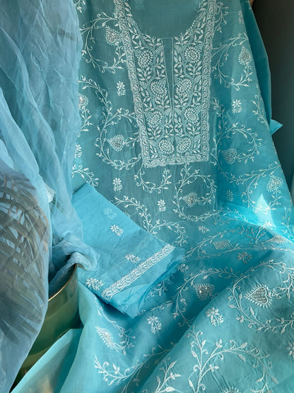 Ensemble Kurta en voile de pur coton avec broderie Chikankari et travail de perles-paillettes avec dupatta en mousseline (lot de 3) (non cousu)