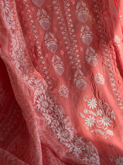 Ensemble Kurta en organdi pur avec broderies Chikankari et Darz, et dupatta Kota Bandhani (lot de 2) (non cousu)