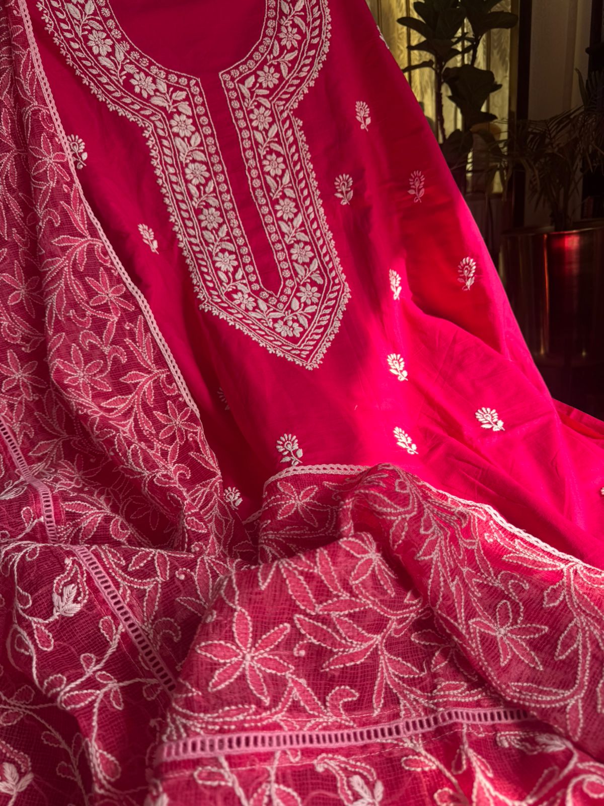 Ensemble Kurta en voile de pur coton avec motifs Chikankari Boota et Jaal et dupatta Kota (ensemble de 2) (non cousu)