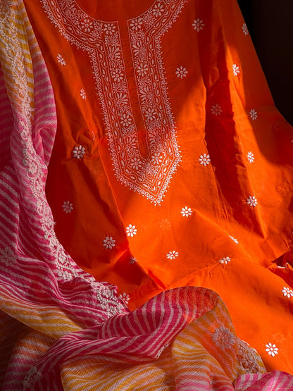 Ensemble Kurta en voile de pur coton avec motif Chikankari et Dupatta Kota Leheriya (Lot de 2) (Non cousu)